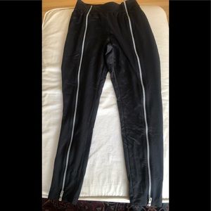 AuDience Dual Front Zippered Jogger Sweatpants.  EUC.